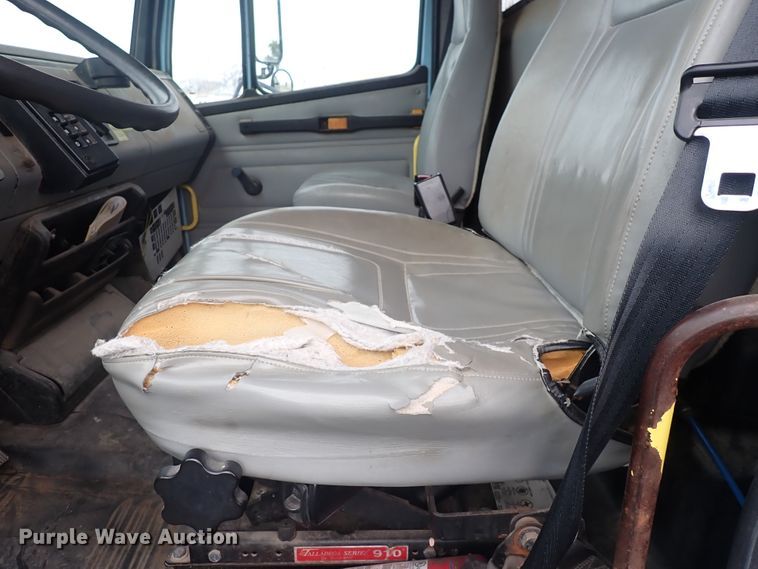 image for item DP4443 2002 Freightliner FL80  dump truck