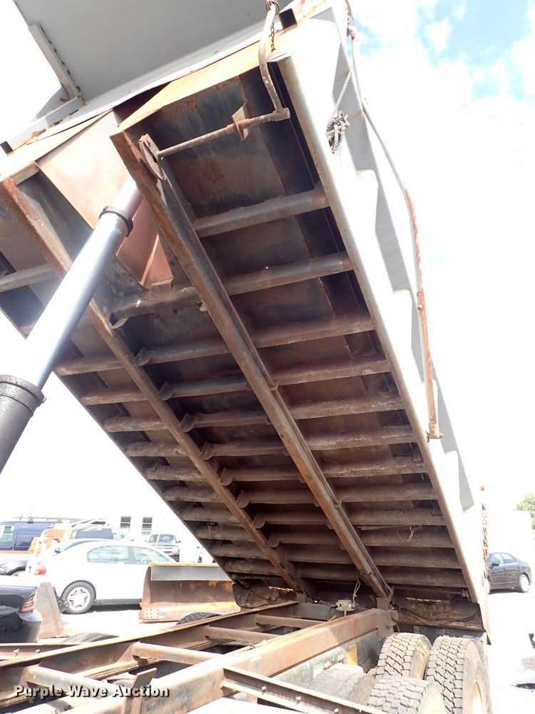 image for item DP4443 2002 Freightliner FL80  dump truck