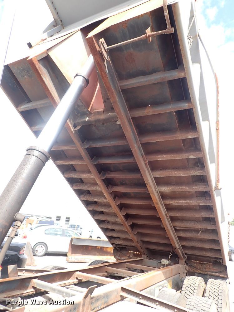 image for item DP4443 2002 Freightliner FL80  dump truck