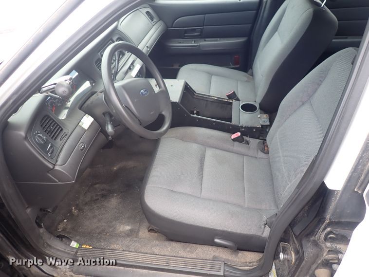 image for item DP4450 2010 Ford Crown Victoria Police Interceptor