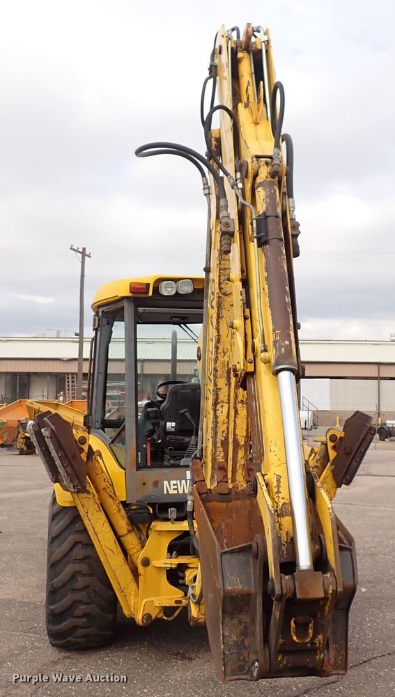 image for item DP4468 2003 New Holland LB75B  backhoe