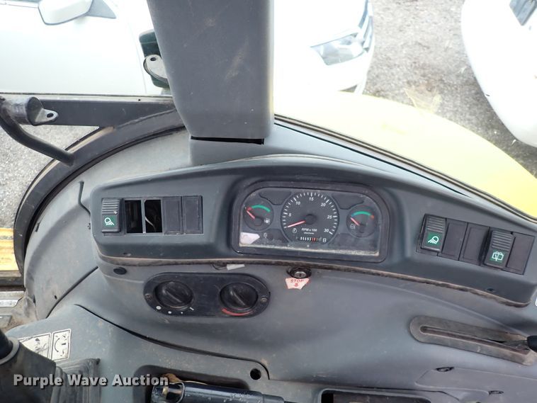 image for item DP4468 2003 New Holland LB75B  backhoe