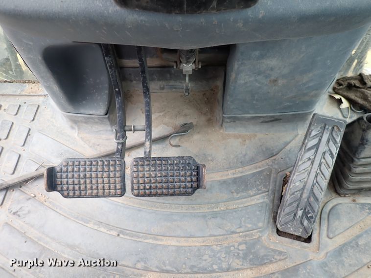 image for item DP4468 2003 New Holland LB75B  backhoe