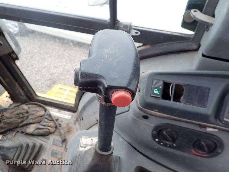 image for item DP4468 2003 New Holland LB75B  backhoe