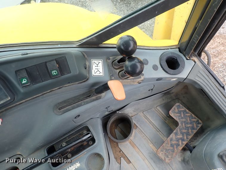 image for item DP4468 2003 New Holland LB75B  backhoe