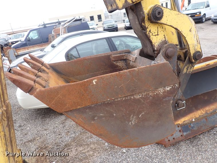 image for item DP4468 2003 New Holland LB75B  backhoe