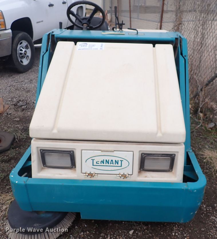 image for item DP4472 Tennant 6400  sweeper
