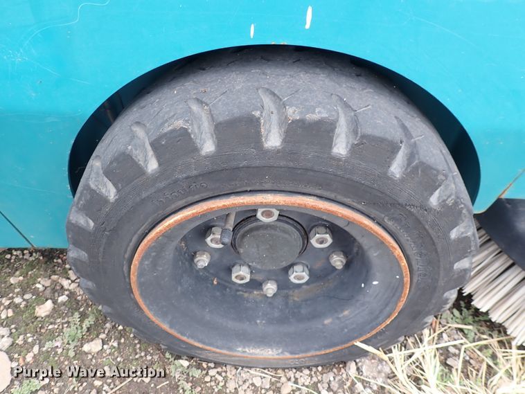 image for item DP4472 Tennant 6400  sweeper