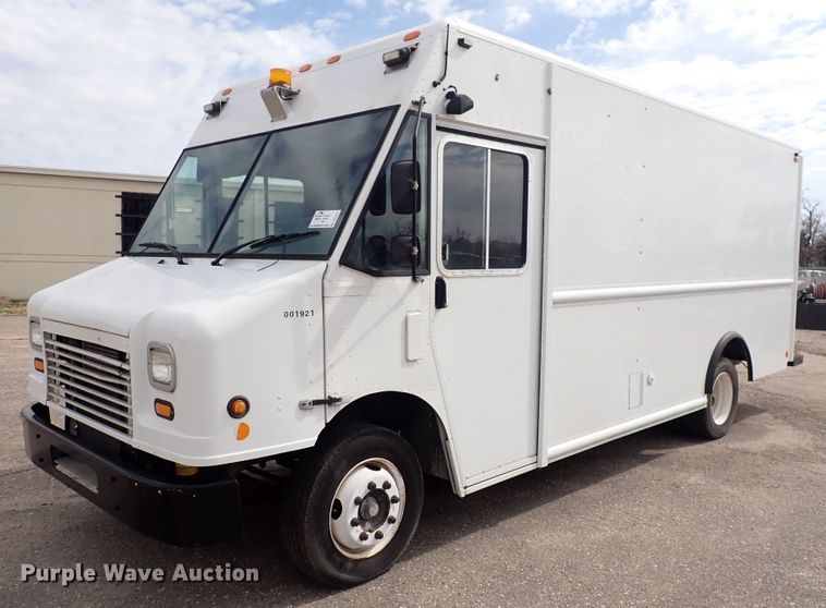 image for item DP4477 2009 Freightliner MT55  delivery truck