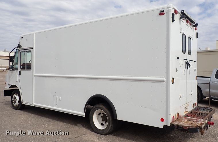 image for item DP4477 2009 Freightliner MT55  delivery truck