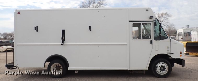 image for item DP4477 2009 Freightliner MT55  delivery truck