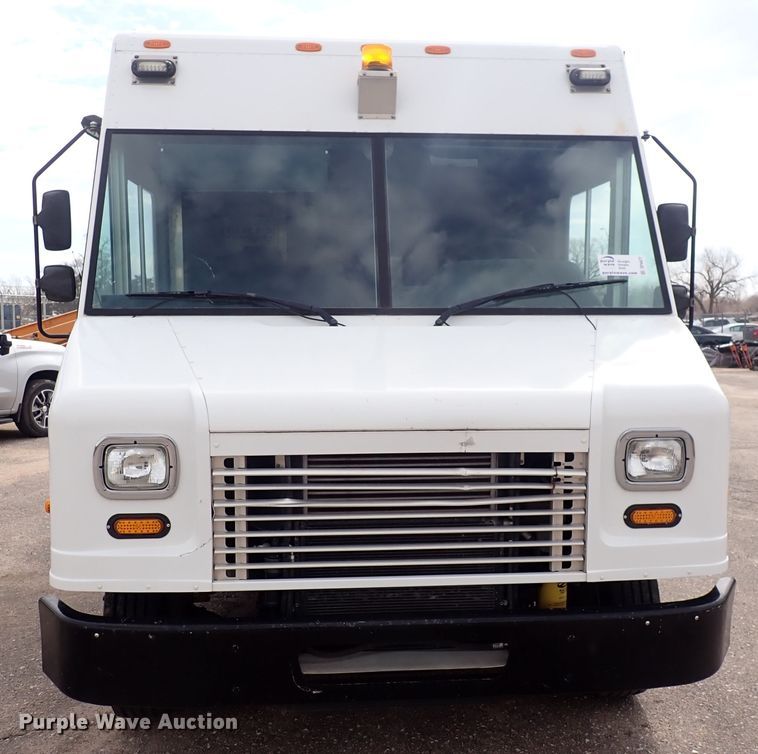 image for item DP4477 2009 Freightliner MT55  delivery truck