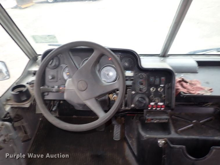 image for item DP4477 2009 Freightliner MT55  delivery truck