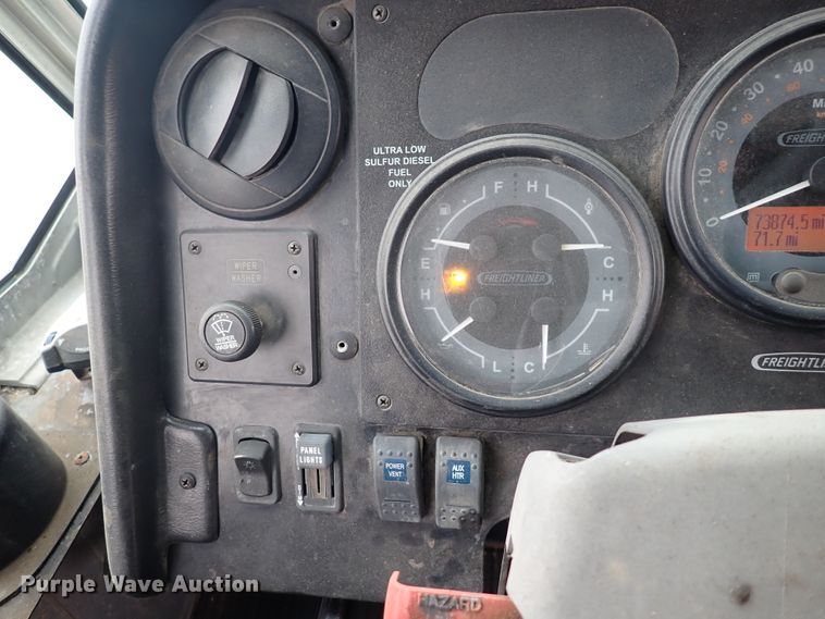 image for item DP4477 2009 Freightliner MT55  delivery truck