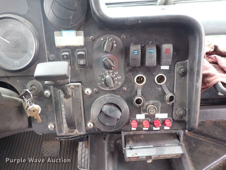 image for item DP4477 2009 Freightliner MT55  delivery truck