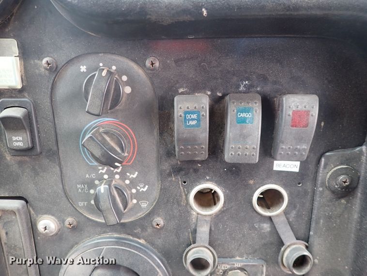 image for item DP4477 2009 Freightliner MT55  delivery truck