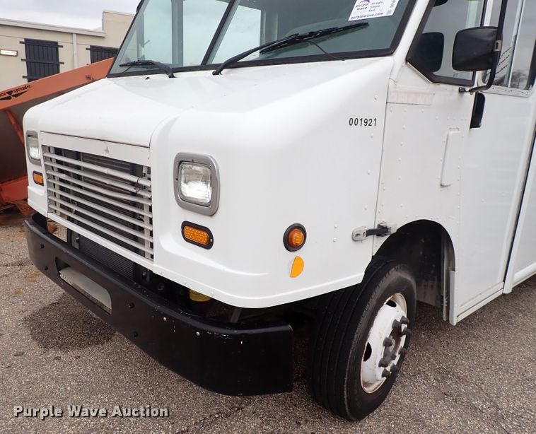 image for item DP4477 2009 Freightliner MT55  delivery truck