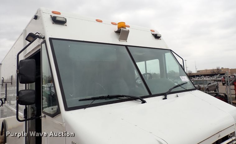 image for item DP4477 2009 Freightliner MT55  delivery truck