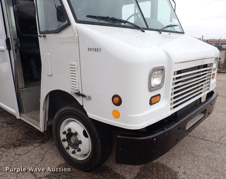 image for item DP4477 2009 Freightliner MT55  delivery truck