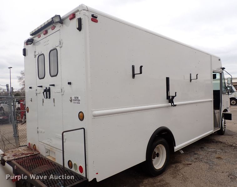 image for item DP4477 2009 Freightliner MT55  delivery truck