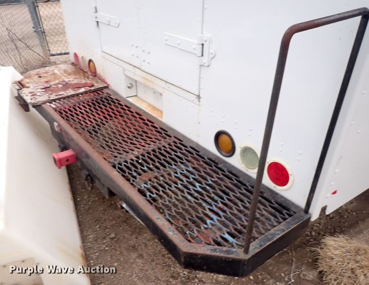 image for item DP4477 2009 Freightliner MT55  delivery truck