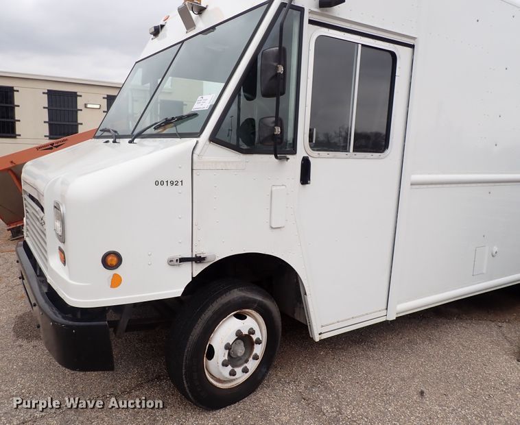 image for item DP4477 2009 Freightliner MT55  delivery truck