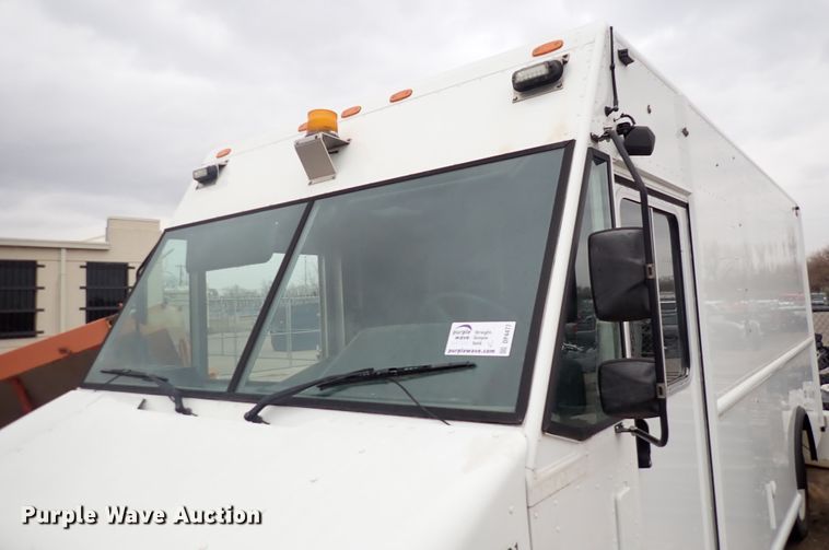 image for item DP4477 2009 Freightliner MT55  delivery truck