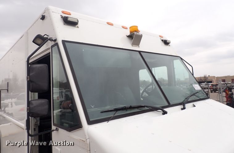 image for item DP4477 2009 Freightliner MT55  delivery truck