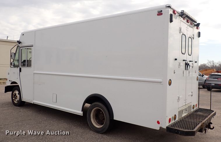 image for item DP4478 2009 Freightliner MT55  delivery truck