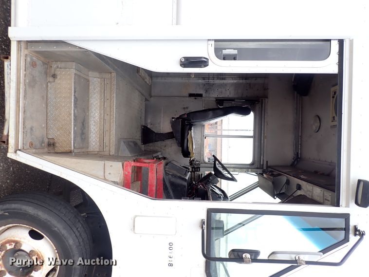 image for item DP4478 2009 Freightliner MT55  delivery truck