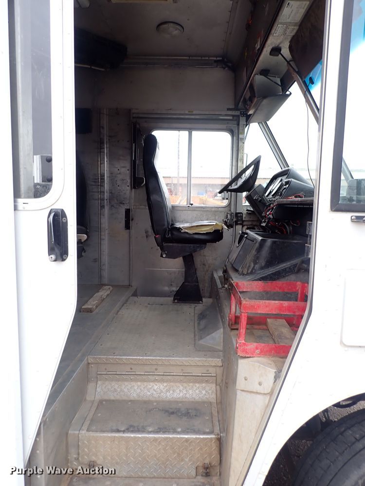 image for item DP4478 2009 Freightliner MT55  delivery truck