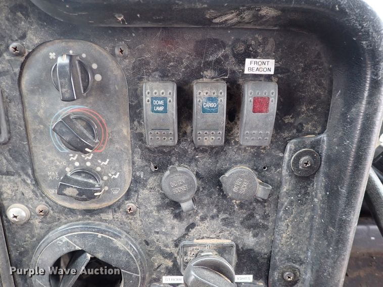 image for item DP4478 2009 Freightliner MT55  delivery truck