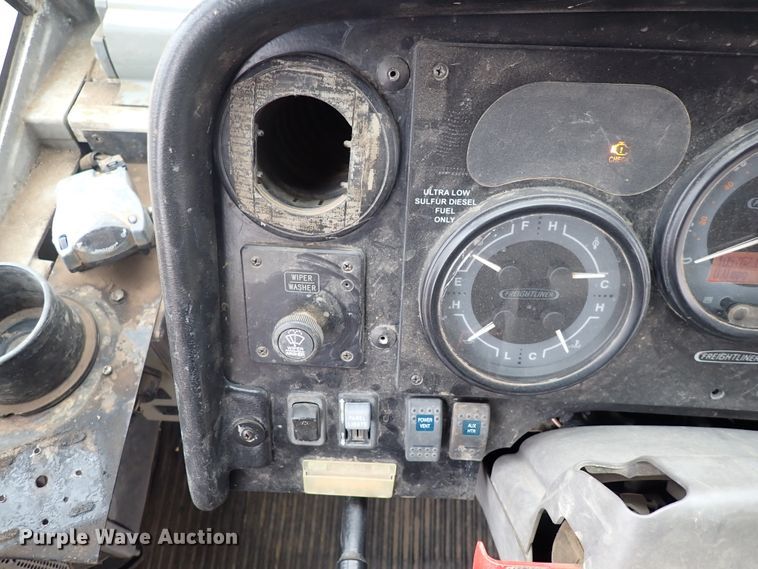 image for item DP4478 2009 Freightliner MT55  delivery truck