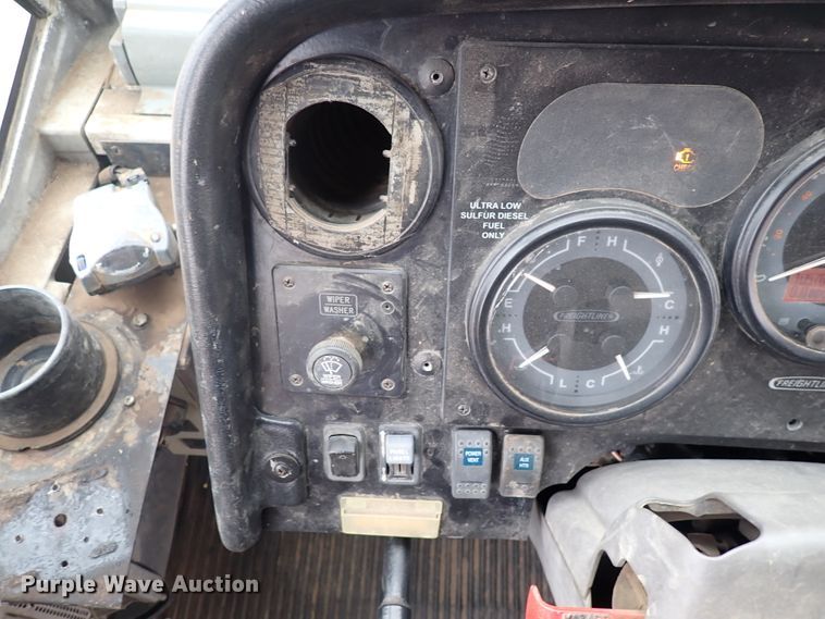 image for item DP4478 2009 Freightliner MT55  delivery truck