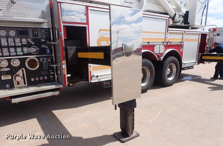 image for item DP4503 2003 Pierce  aerial platform fire truck