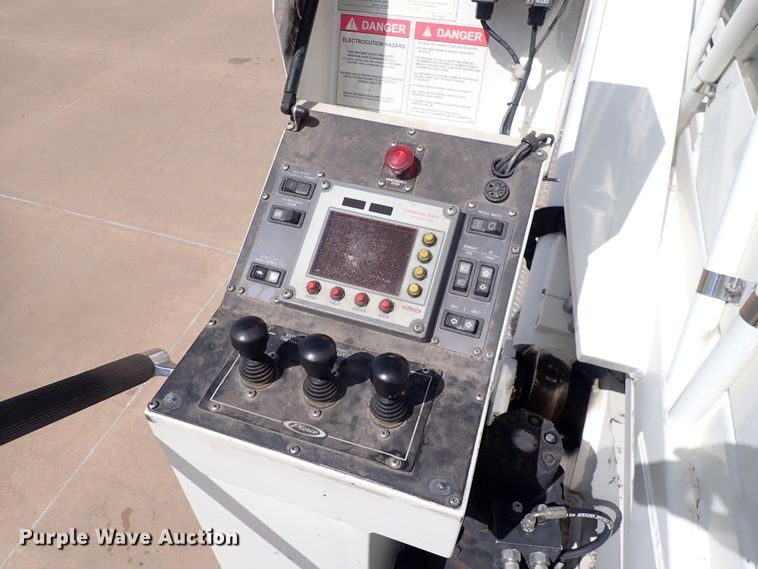 image for item DP4510 2003 Pierce  aerial platform fire truck