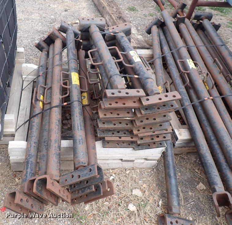 image for item HR9766 (35) trench shoring screw jacks