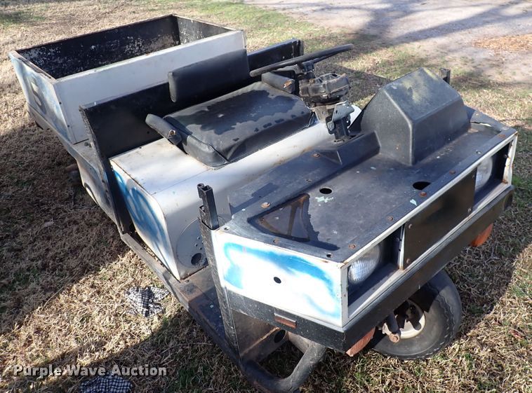 image for item HR9768 1986 Cushman  utility vehicle