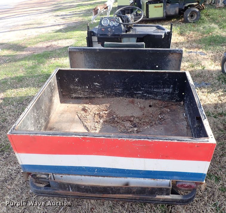 image for item HR9768 1986 Cushman  utility vehicle