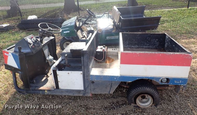 image for item HR9768 1986 Cushman  utility vehicle