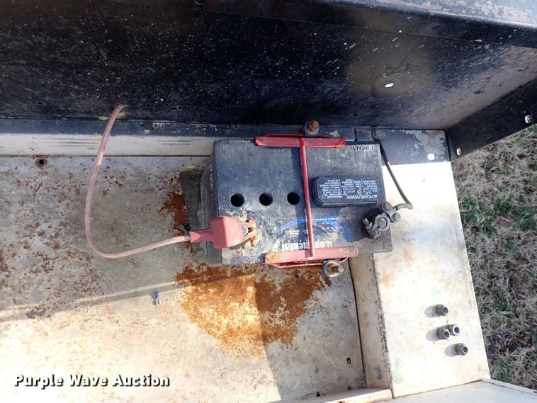 image for item HR9768 1986 Cushman  utility vehicle