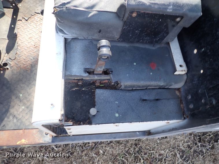 image for item HR9768 1986 Cushman  utility vehicle