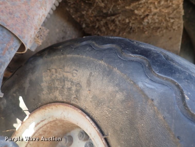 image for item HR9768 1986 Cushman  utility vehicle