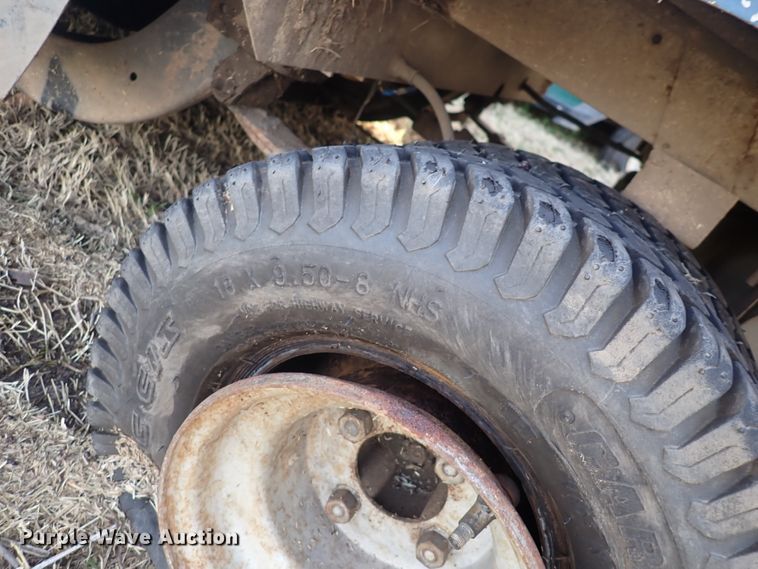 image for item HR9768 1986 Cushman  utility vehicle