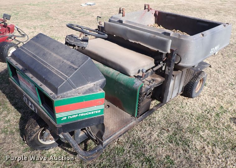 image for item HR9773 1994 Cushman Jr. Turf Truckster  utility vehicle