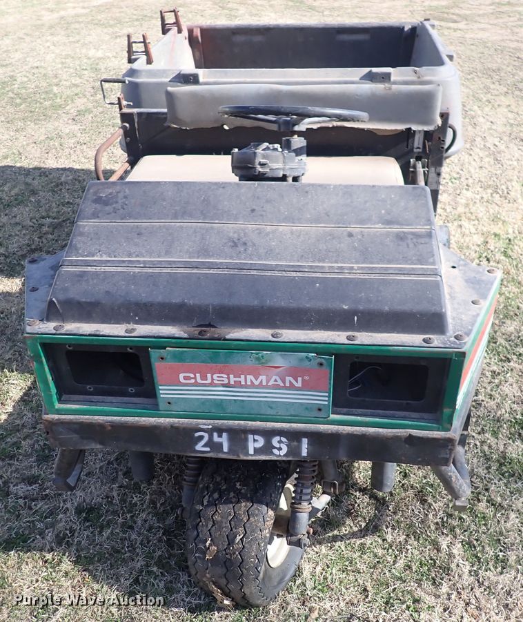 image for item HR9773 1994 Cushman Jr. Turf Truckster  utility vehicle