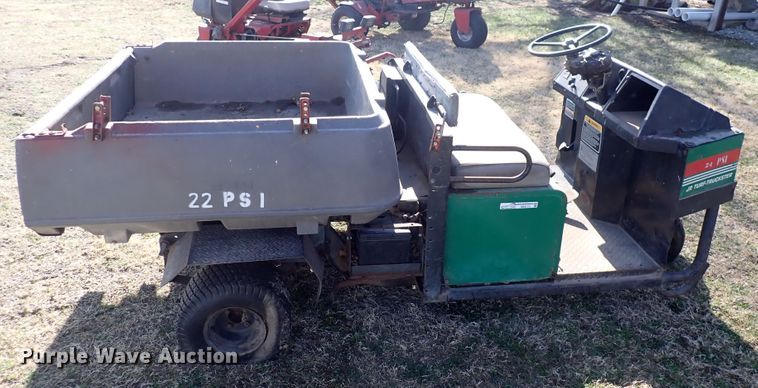 image for item HR9773 1994 Cushman Jr. Turf Truckster  utility vehicle
