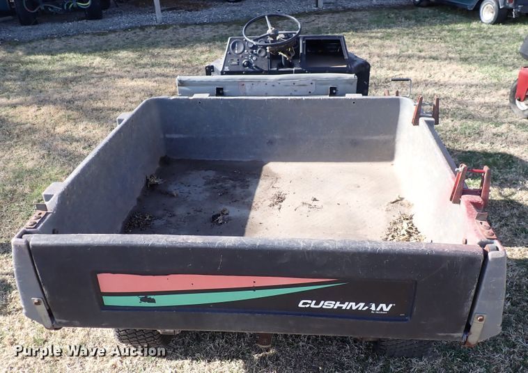image for item HR9773 1994 Cushman Jr. Turf Truckster  utility vehicle