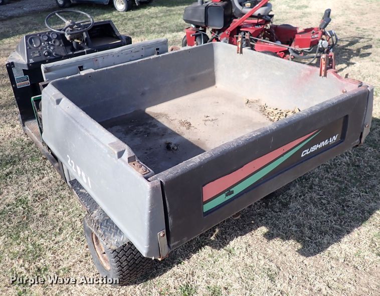 image for item HR9773 1994 Cushman Jr. Turf Truckster  utility vehicle