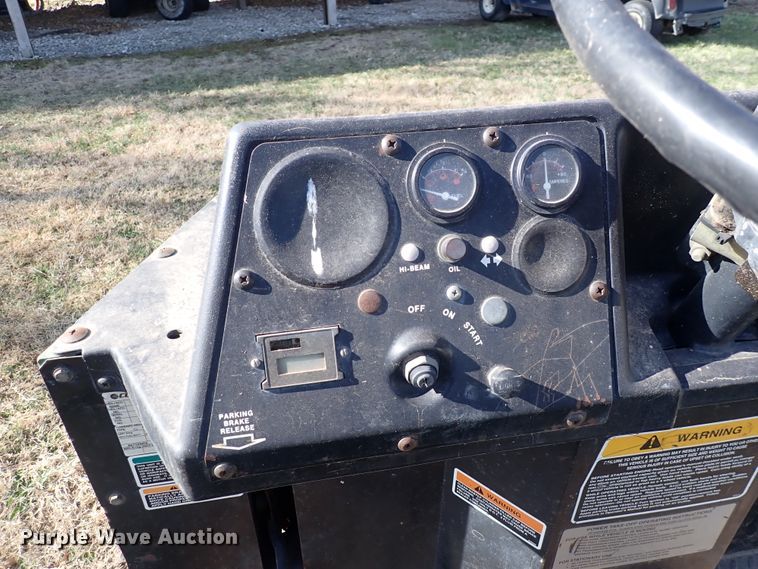 image for item HR9773 1994 Cushman Jr. Turf Truckster  utility vehicle